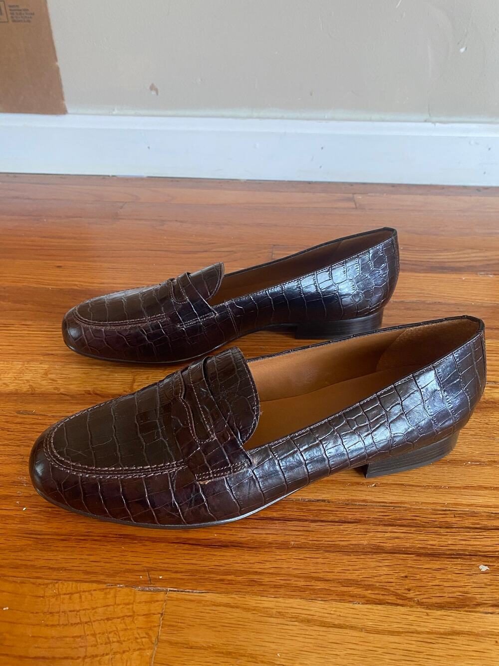 Lauren Ralph Lauren heeled croc embossed penny loafers brown size 10-10.5